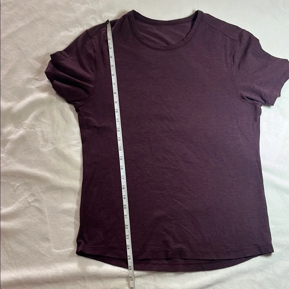 Lululemon Athletica burgundy Short Sleeve Tee
